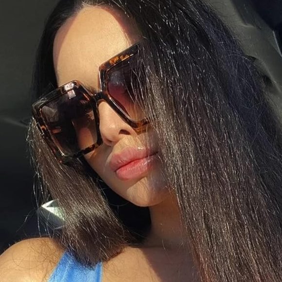 Women square large frame sun glasses